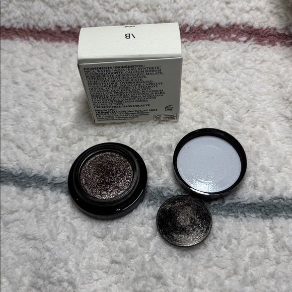 Victoria Beckham lid lustre in gorgeous mink - Picture 6 of 6